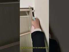 La espuma de poliuretano se utiliza para la instalación de puertas y ventanas